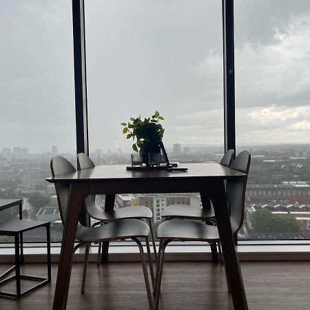 Luxury 2 Bedroom En-Suite Apartment Balcony Views Manchester Luaran gambar